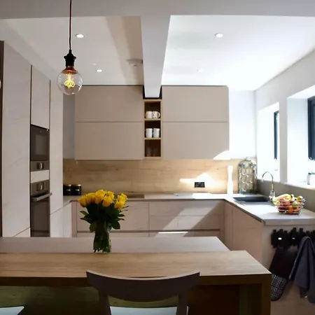 Stylish Three Bed House - Clifton Village, 度假居 布里斯托