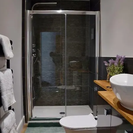 Stylish Three Bed House - Clifton Village, 布里斯托