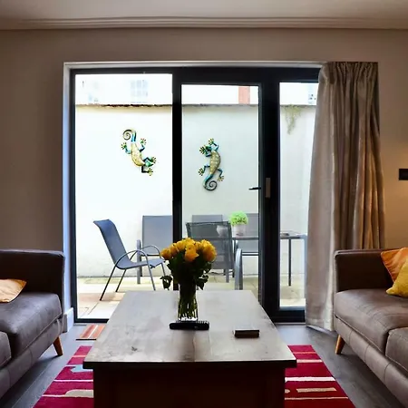 Stylish Three Bed House - Clifton Village, 度假居 布里斯托