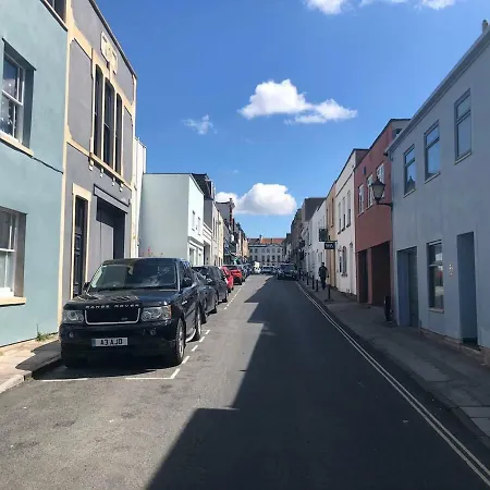 Stylish Three Bed House - Clifton Village, بيت للعطل *